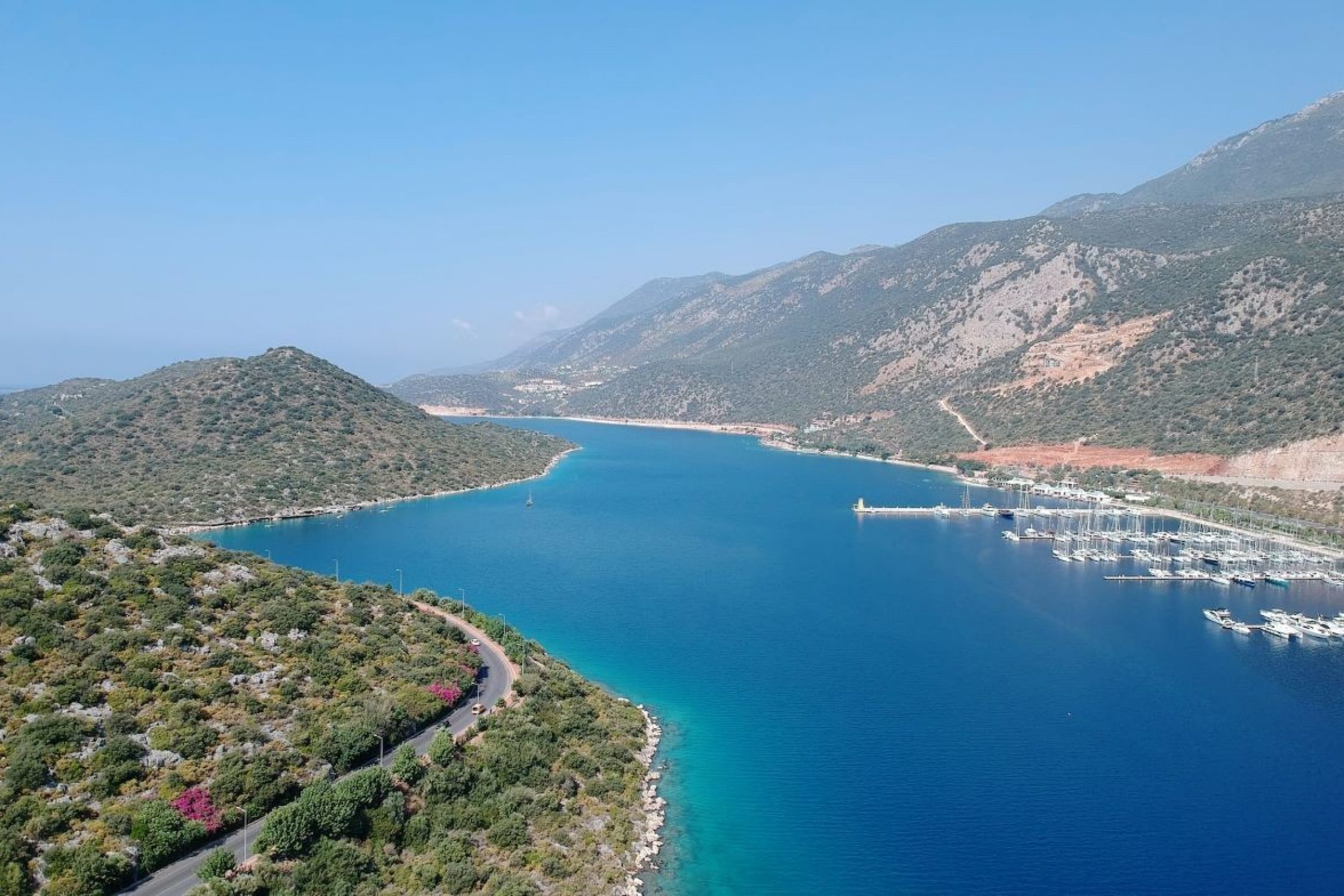 hazal-ozturk--u2DHEJ4Ud8-unsplash